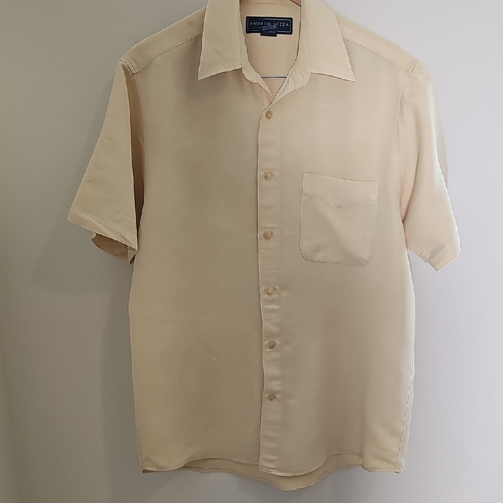 Andrew Fezza Short Sleeve Men's Buttery Yellow Button Down Shirt.‎ Size Large.